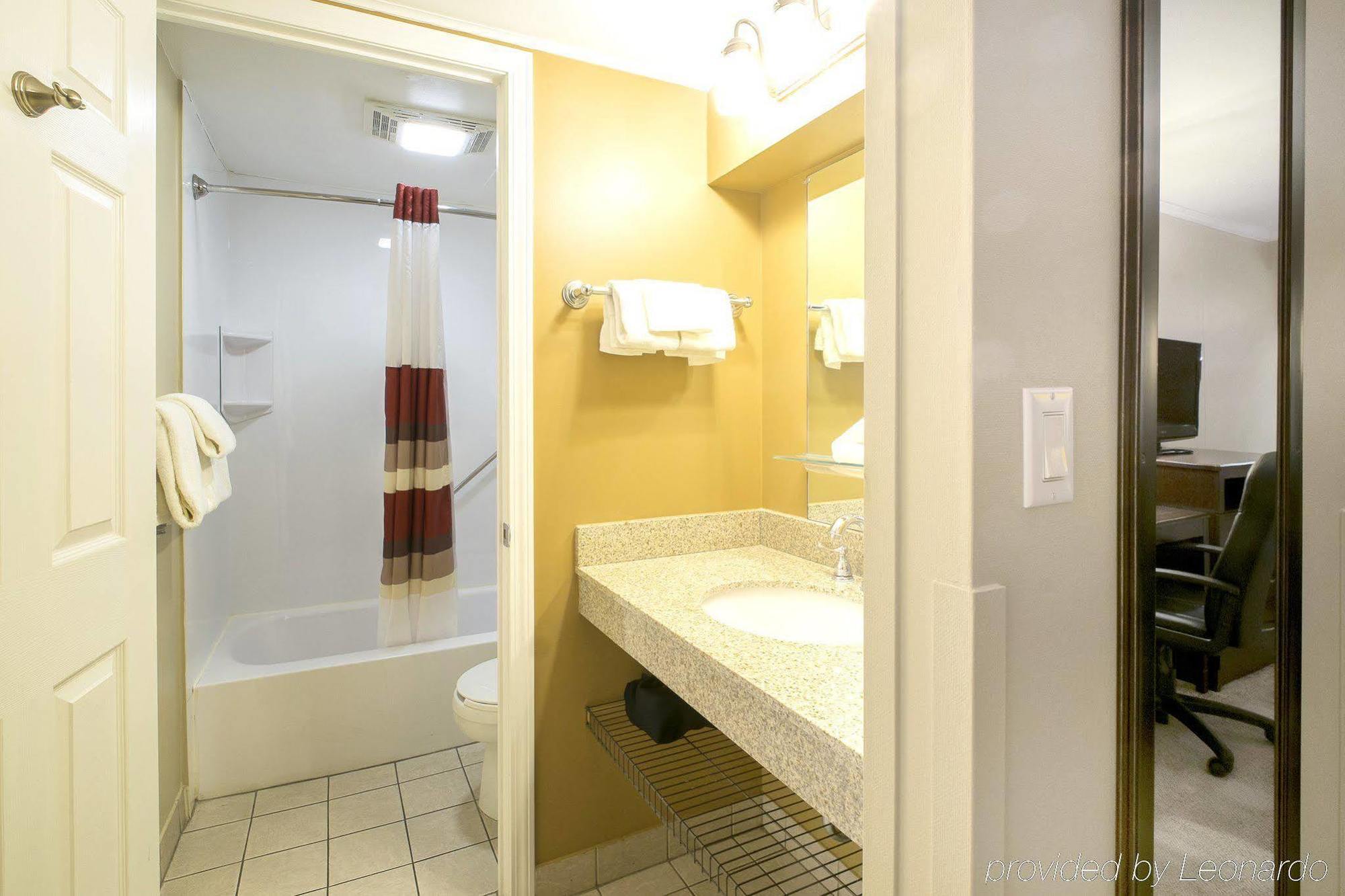 Red Roof Inn And Suites Herkimer Esterno foto